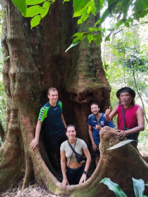 Jhony's Backpacker-Guest House only stay here book treking with us